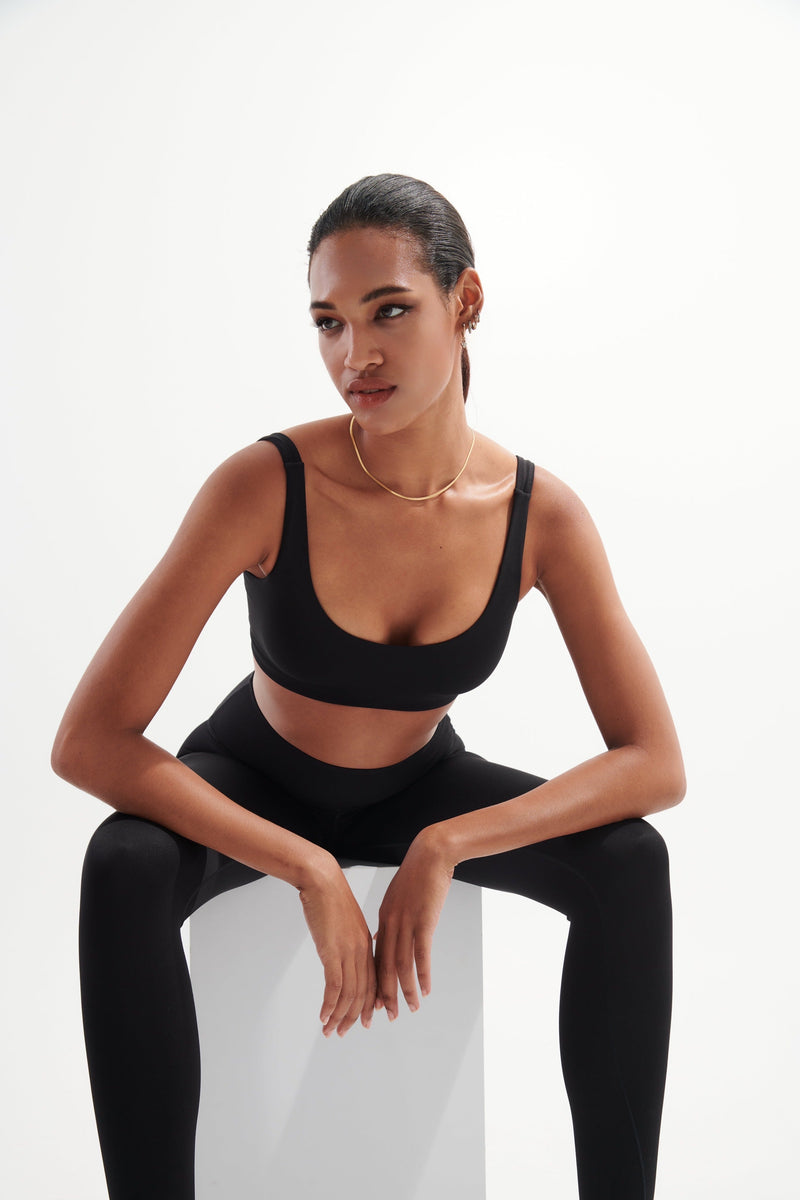 AirRise scoop neck sports bra - Black