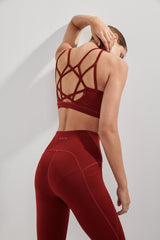      Double layered design, RAIA signature lattice cross back designed for ventilation and full range of  movement, High neckline, Perfect for high, medium, and everyday support, Removable premium support bra pads - supporting you just perfect amount (not too much not too little), Soft touch, Sweat-wicking/moisture management, Quick-drying, Breathable, Second Skin AirRise feel See AirRise collection, Flattering mesh paneling for extra breathability, Sustainable properties - fabrication processes